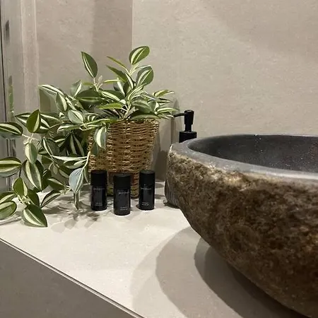 Exclusive Terrace Apartment *
