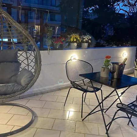 Exclusive Terrace Apartment *